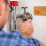 سباك ممتاز وخدمة طوارئ 24 ساعة | أفضل فني صحي جمعية الوفرة الكويت